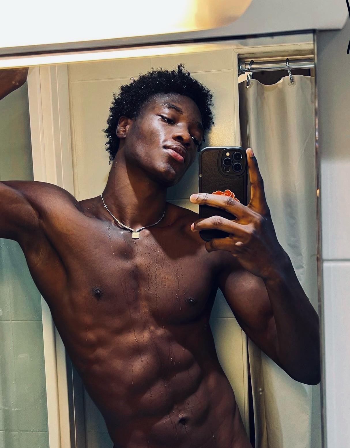 Zoran - Herbeumont - Luxembourg | Massage Nue