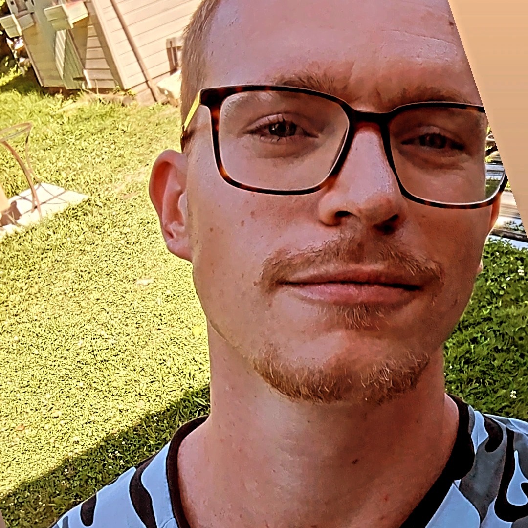 Jounayd - Les Bons Villers - Hainaut | Massage Nue