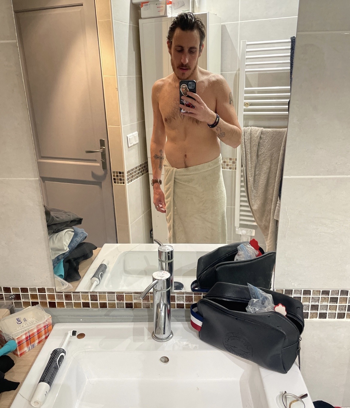 Lounis - Meerhout - Anvers | Massage Nue