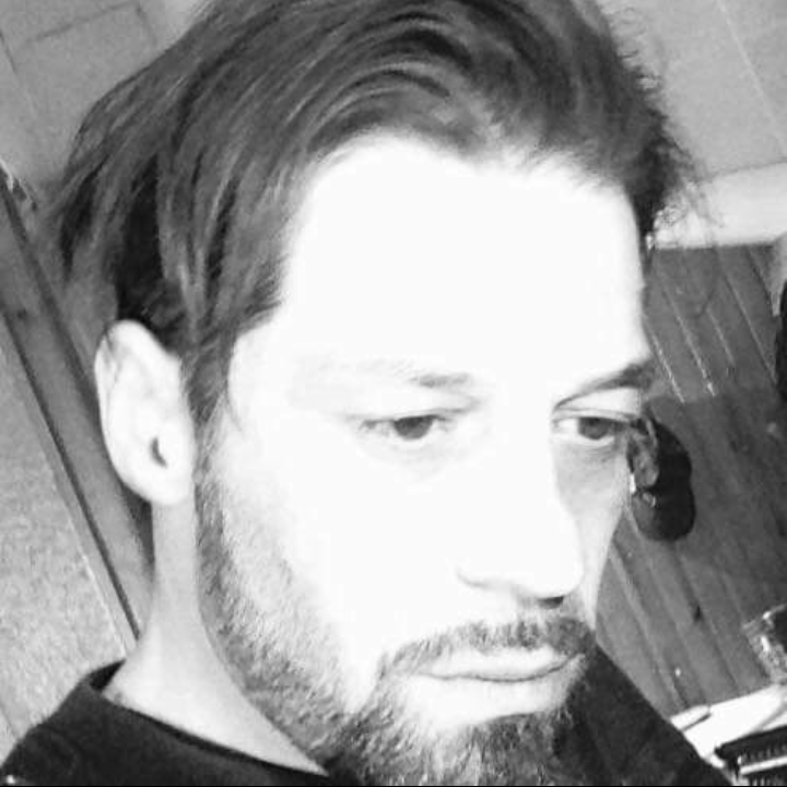 Mateus - Yvoir - Namur | Massage Nue